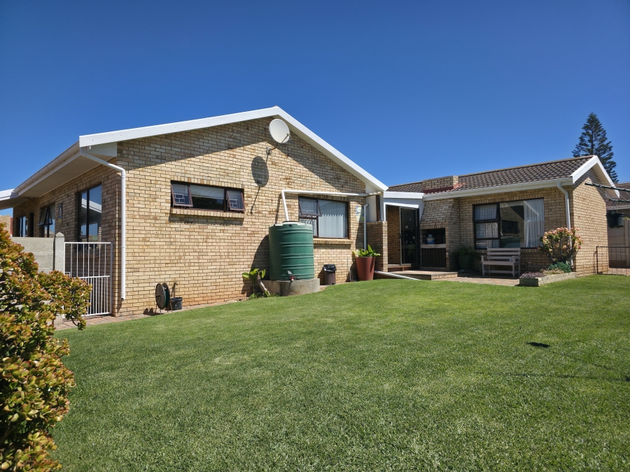 4 Bedroom Property for Sale in Noorsekloof Eastern Cape